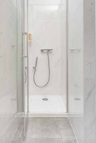 Double bedroom near Campo Pequeno metro station