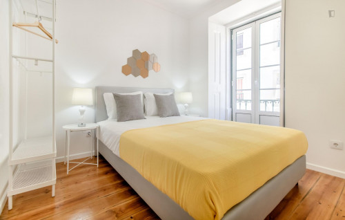 Bright 2-bedroom apartment near Miradouro da Graça - Gallery - 2