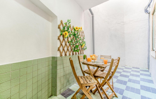 Bright 2-bedroom apartment near Miradouro da Graça - Gallery - 14