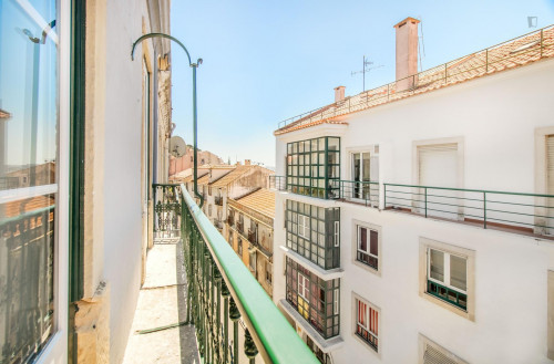 Bright 2-bedroom apartment near Miradouro da Graça - Gallery - 19