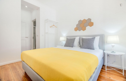 Bright 2-bedroom apartment near Miradouro da Graça - Gallery - 3