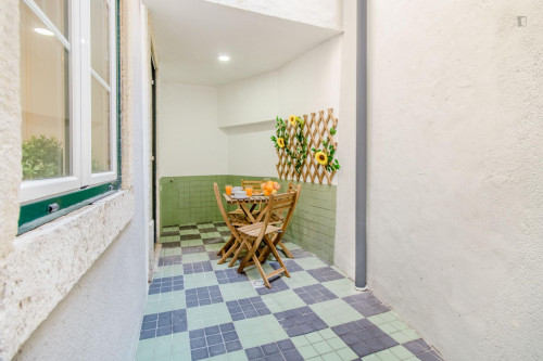 Bright 2-bedroom apartment near Miradouro da Graça - Gallery - 16