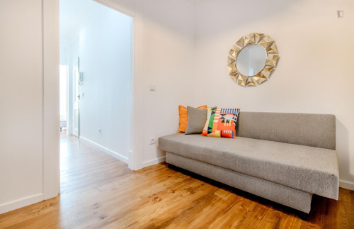 Bright 2-bedroom apartment near Miradouro da Graça - Gallery - 27