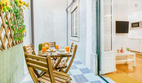Bright 2-bedroom apartment near Miradouro da Graça - Gallery - 15