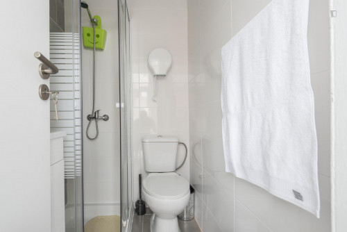 Luminous single bedroom near Instituto Superior Técnico - Gallery - 9