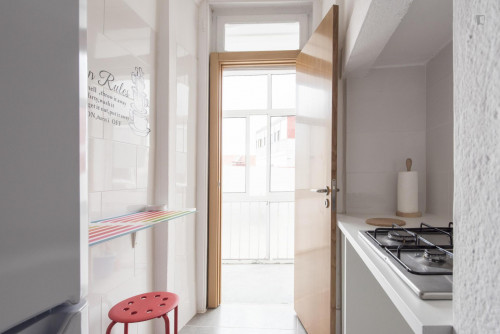 Luminous single bedroom near Instituto Superior Técnico - Gallery - 7