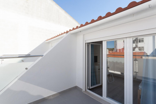 Bright and cosy single bedroom with a balcony, in Costa da Caparica - Gallery - 48
