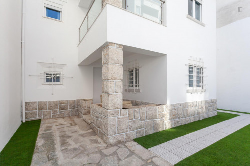 Bright and cosy single bedroom with a balcony, in Costa da Caparica - Gallery - 20