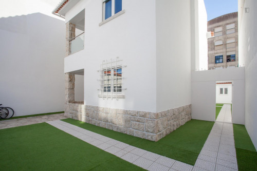 Bright and cosy single bedroom with a balcony, in Costa da Caparica - Gallery - 13