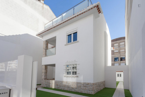 Bright and cosy single bedroom with a balcony, in Costa da Caparica - Gallery - 22
