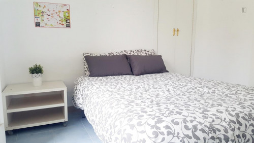 Tasteful double bedroom near the popular Puerta del Sol area - Gallery - 5