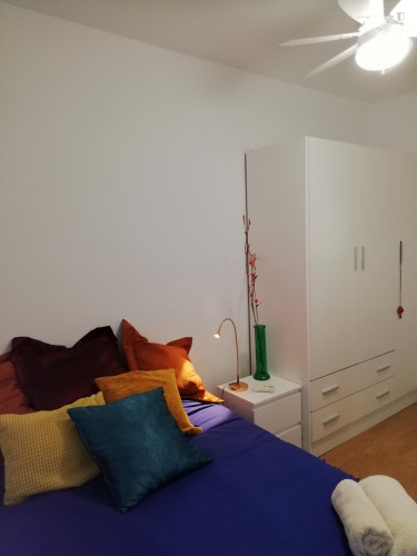 Single bedroom in a 3-bedroom apartment near Marítim - Serrería metro station - Gallery - 22