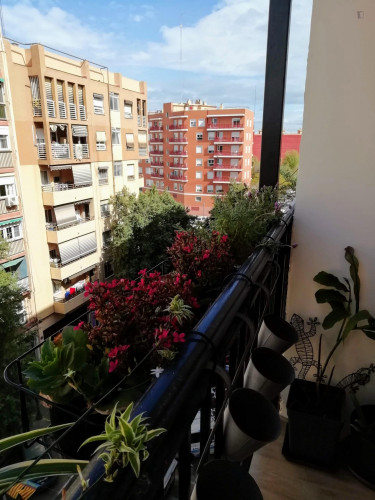 Single bedroom in a 3-bedroom apartment near Marítim - Serrería metro station