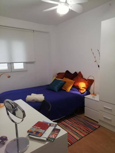 Single bedroom in a 3-bedroom apartment near Marítim - Serrería metro station - Gallery - 21