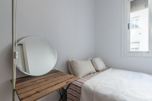 Enjoyable double bedroom in a 7-bedroom flat, in Gaztambide  - Gallery -  3
