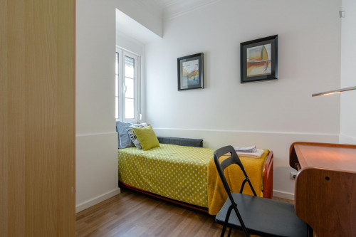 Welcoming Single Bedroom In A 2-Bedroom Flat, In Restelo - 2