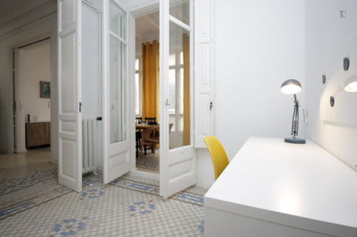  Broad Double Bedroom In Esquerra De L'Eixample  -  Broad double bedroom in Esquerra de l'Eixample  - Gallery -  1