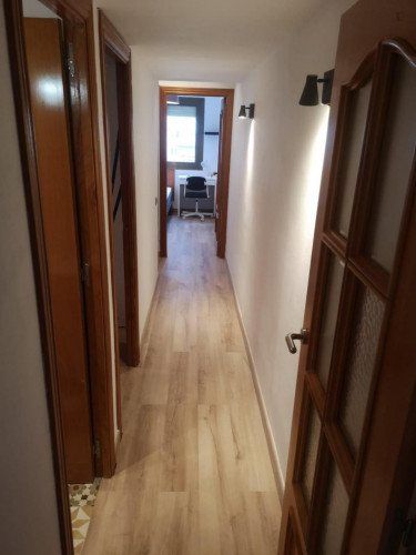 Alluring double bedroom in L'Hospitalet de Llobregat