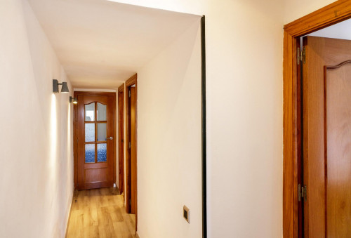 Alluring double bedroom in L'Hospitalet de Llobregat