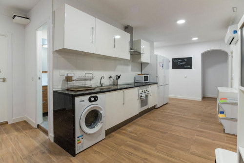 Great double bedroom not far from Universidad Pontificia Comillas - Gallery - 13