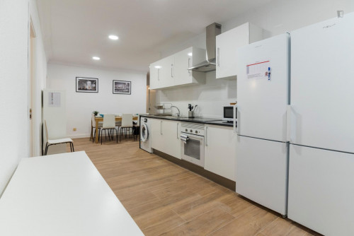 Great double bedroom not far from Universidad Pontificia Comillas - Gallery - 18