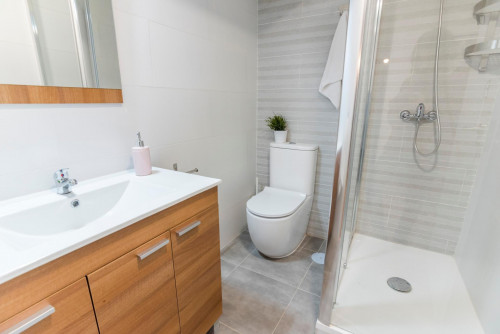 Great double bedroom not far from Universidad Pontificia Comillas - Gallery - 9
