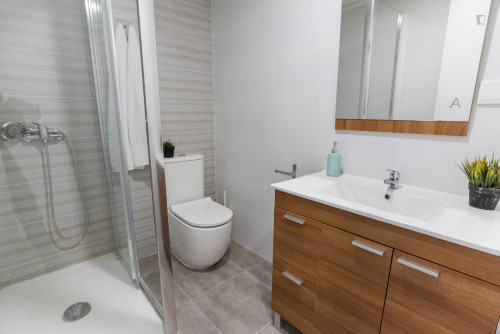 Great double bedroom not far from Universidad Pontificia Comillas - Gallery - 12