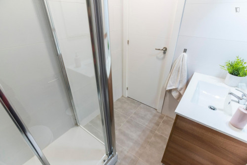 Great double bedroom not far from Universidad Pontificia Comillas - Gallery - 7
