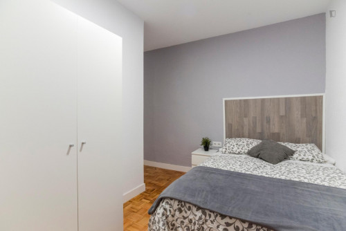 Nice double bedroom in a 9-bedroom apartment - Gallery - 26