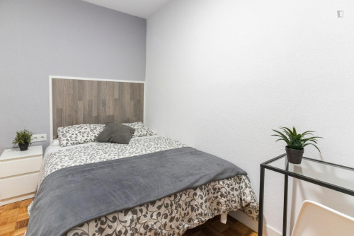 Nice Double Bedroom In A 9-Bedroom Apartment - 2