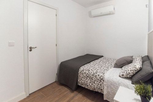 Charming double bedroom close to Universidad Pontificia Comillas - Gallery - 25