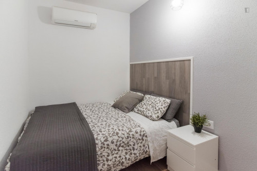 Charming Double Bedroom Close To Universidad Pontificia Comillas - 1