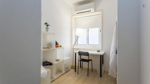 Tasteful single bedroom in a student Residence close to Polo Universitário Porto - Gallery - 35
