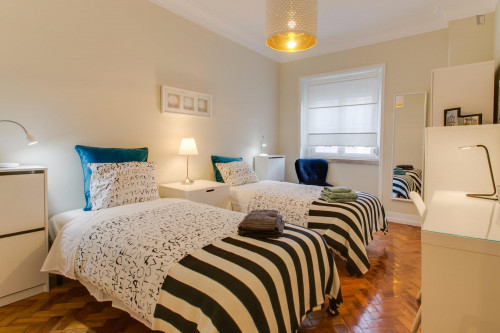 Charming Twin bedroom very well located at Avenida de Roma - Gallery - 4