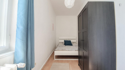 Charming double bedroom in a 5-bedroom apartment in Wilhelmstadt