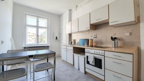 Charming double bedroom in a 5-bedroom apartment in Wilhelmstadt - Gallery - 5