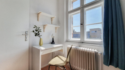 Charming double bedroom in a 5-bedroom apartment in Wilhelmstadt