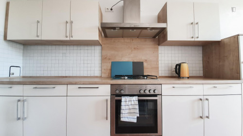 Nice single bedroom in a 4-bedroom apartment in Wilhelmstadt