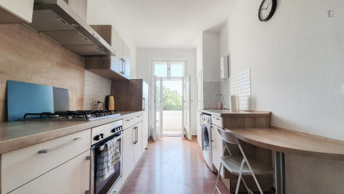 Nice single bedroom in a 4-bedroom apartment in Wilhelmstadt - Gallery - 5
