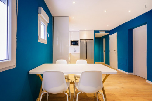 Single bedroom, with private bathroom, in 5-bedroom apartment - Gallery - 9