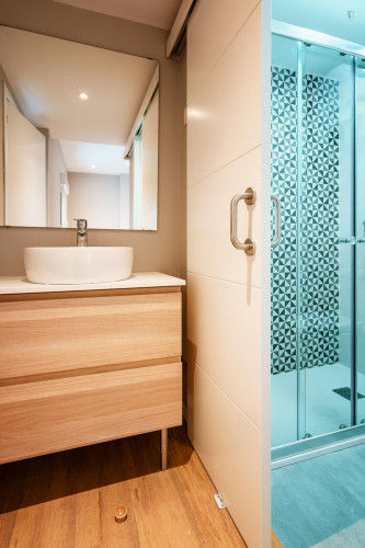 Single bedroom, with private bathroom, in 5-bedroom apartment - Gallery - 11