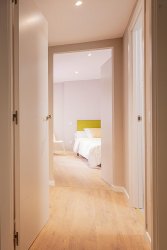 Single bedroom, with private bathroom, in 5-bedroom apartment  - Gallery -  5