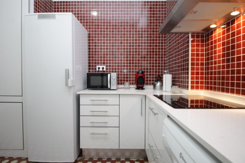 Splendid double bedroom near the Rocafort metro