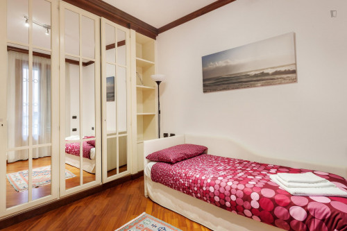 Great 2 bedroom apartment a stone's throw from Duomo - Gallery - 11