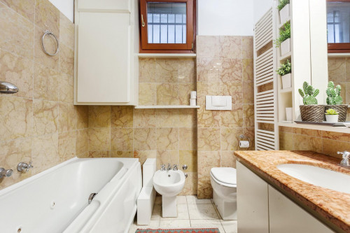 Great 2 bedroom apartment a stone's throw from Duomo - Gallery - 9