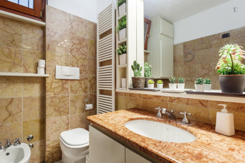Great 2 bedroom apartment a stone's throw from Duomo - Gallery - 8