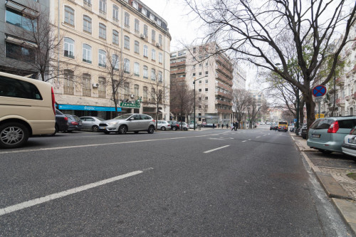 Attractive single bedroom close to Universidade Autónoma de Lisboa