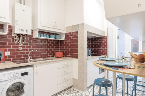 Attractive single bedroom close to Universidade Autónoma de Lisboa