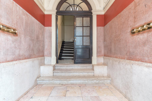 Attractive single bedroom close to Universidade Autónoma de Lisboa