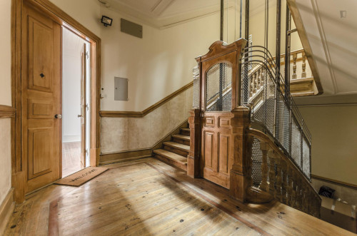 Pleasant double bedroom close to the Saldanha metro